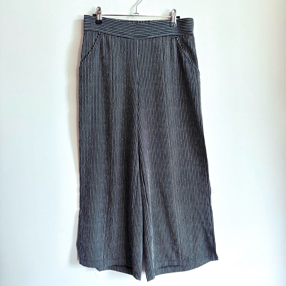 Max Studio Black and White Wide Leg Cropped Pants